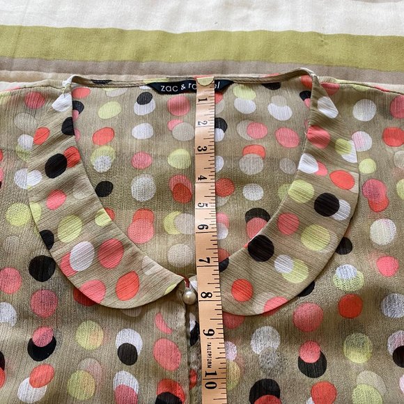 Sheer loose-fitting crop blouse with pearl buttons and waist tie - Picture 11 of 16